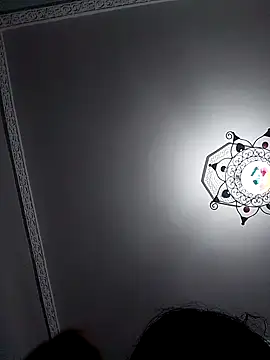 Snapshot of nawara-w chatting on 10-25-25, 01:56 nawara-w online show from 10-25-25, 01:56