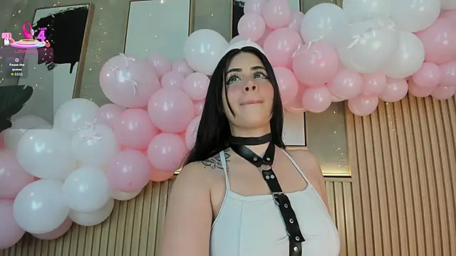 Snapshot of Lily_Vale chatting on 02-14-26, 03:51 Lily Vale online show from 02-14-26, 03:51