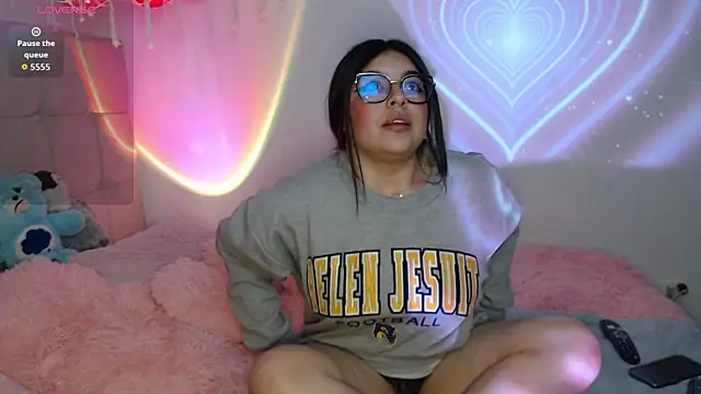 Snapshot of Ayleen_Honey chatting on 10-23-25, 09:35 Ayleen Honey online show from 10-23-25, 09:35