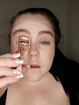 Maya 29x online show from 12-17-25, 12:43