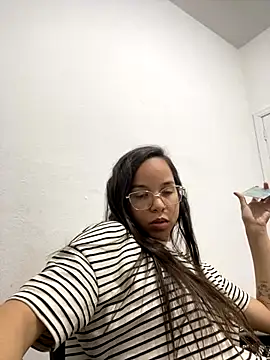 Snapshot of Bab_Angel chatting on 10-20-25, 02:24 Bab Angel online show from 10-20-25, 02:24