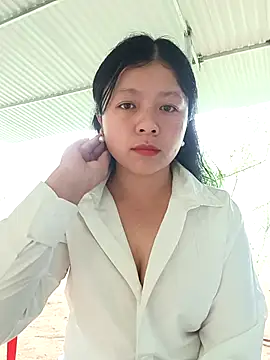 Snapshot of lisa-bae00 chatting on 05-04-26, 05:11 lisa-bae00 online show from 05-04-26, 05:11