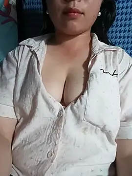 Snapshot of lisa-bae00 chatting on 06-02-26, 12:27 lisa-bae00 online show from 06-02-26, 12:27