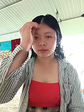 Snapshot of lisa-bae00 chatting on 04-21-26, 03:24 lisa-bae00 online show from 04-21-26, 03:24