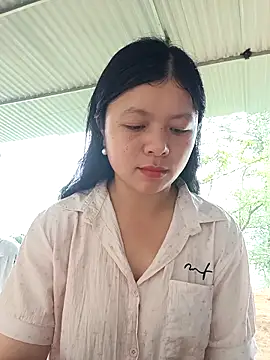 Snapshot of lisa-bae00 chatting on 05-07-26, 04:28 lisa-bae00 online show from 05-07-26, 04:28