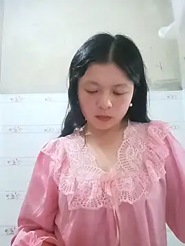Snapshot of lisa-bae00 chatting on 06-10-26, 02:07 lisa-bae00 online show from 06-10-26, 02:07