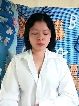 Snapshot of lisa-bae00 chatting on 05-08-26, 12:36 lisa-bae00 online show from 05-08-26, 12:36