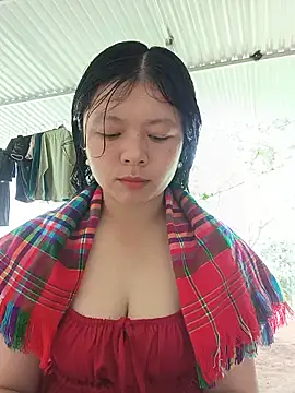 Snapshot of lisa-bae00 chatting on 05-13-26, 04:52 lisa-bae00 online show from 05-13-26, 04:52