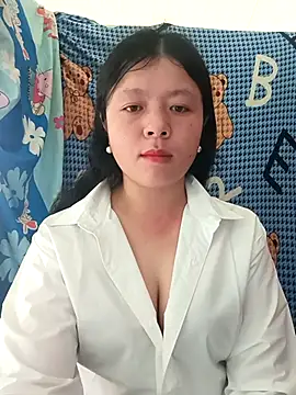 Snapshot of lisa-bae00 chatting on 04-28-26, 01:04 lisa-bae00 online show from 04-28-26, 01:04