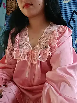 Snapshot of lisa-bae00 chatting on 06-06-26, 12:05 lisa-bae00 online show from 06-06-26, 12:05