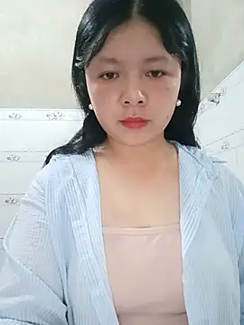 Snapshot of lisa-bae00 chatting on 05-27-26, 03:03 lisa-bae00 online show from 05-27-26, 03:03