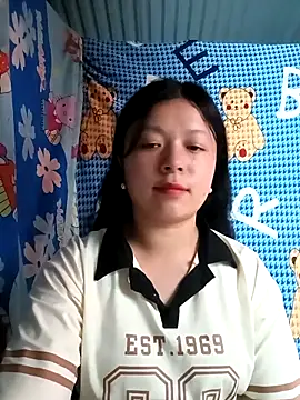 Snapshot of lisa-bae00 chatting on 04-22-26, 12:45 lisa-bae00 online show from 04-22-26, 12:45
