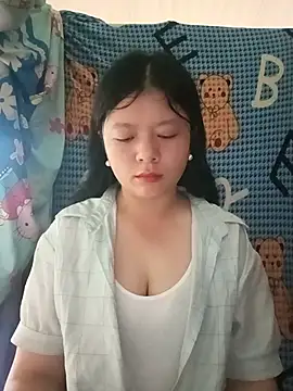 Snapshot of lisa-bae00 chatting on 05-19-26, 11:23 lisa-bae00 online show from 05-19-26, 11:23