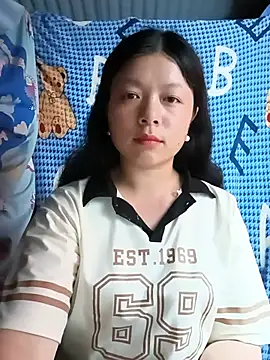 Snapshot of lisa-bae00 chatting on 06-07-26, 12:43 lisa-bae00 online show from 06-07-26, 12:43