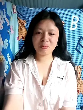Snapshot of lisa-bae00 chatting on 05-02-26, 12:10 lisa-bae00 online show from 05-02-26, 12:10