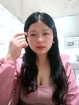 Snapshot of lisa-bae00 chatting on 04-23-26, 01:02 lisa-bae00 online show from 04-23-26, 01:02