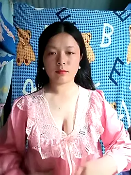 Snapshot of lisa-bae00 chatting on 06-05-26, 12:00 lisa-bae00 online show from 06-05-26, 12:00