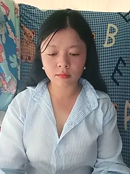 Snapshot of lisa-bae00 chatting on 05-23-26, 05:06 lisa-bae00 online show from 05-23-26, 05:06