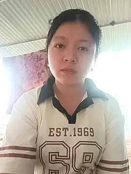 Snapshot of lisa-bae00 chatting on 04-20-26, 12:35 lisa-bae00 online show from 04-20-26, 12:35