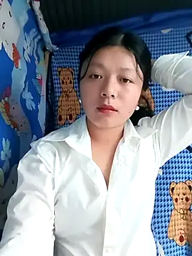 Snapshot of lisa-bae00 chatting on 04-19-26, 01:01 lisa-bae00 online show from 04-19-26, 01:01