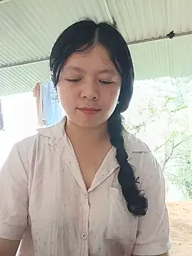Snapshot of lisa-bae00 chatting on 05-18-26, 04:07 lisa-bae00 online show from 05-18-26, 04:07