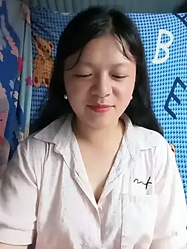 Snapshot of lisa-bae00 chatting on 05-15-26, 01:31 lisa-bae00 online show from 05-15-26, 01:31