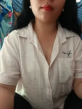 Snapshot of lisa-bae00 chatting on 06-01-26, 12:44 lisa-bae00 online show from 06-01-26, 12:44