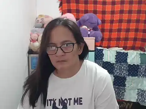 Kinkybela2025 online show from 10-31-25, 04:03