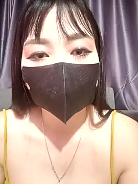 Snapshot of KellyZii chatting on 10-21-25, 03:44 KellyZii online show from 10-21-25, 03:44