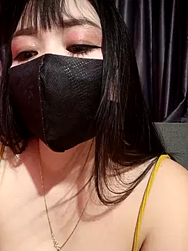 Snapshot of KellyZii chatting on 10-21-25, 03:06 KellyZii online show from 10-21-25, 03:06