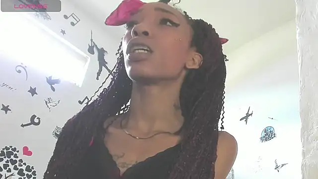 Snapshot of YAILIN_04 chatting on 05-27-26, 05:20 YAILIN 04 online show from 05-27-26, 05:20