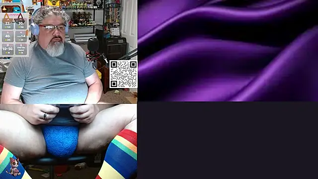 Snapshot of geekycastillo chatting on 06-14-26, 03:52 geekycastillo online show from 06-14-26, 03:52