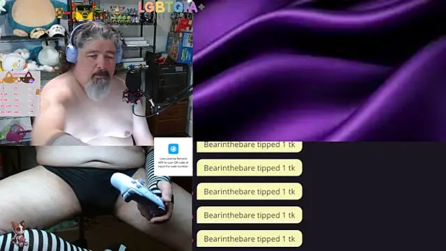 Snapshot of geekycastillo chatting on 05-10-26, 03:32 geekycastillo online show from 05-10-26, 03:32