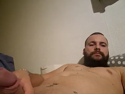 Ohbunnyfree online show from 10-20-25, 07:36