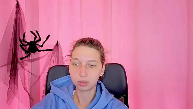 CuteEllii online show from 11-11-25, 11:16