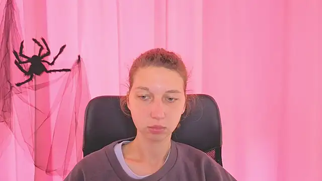 CuteEllii online show from 10-28-25, 10:58