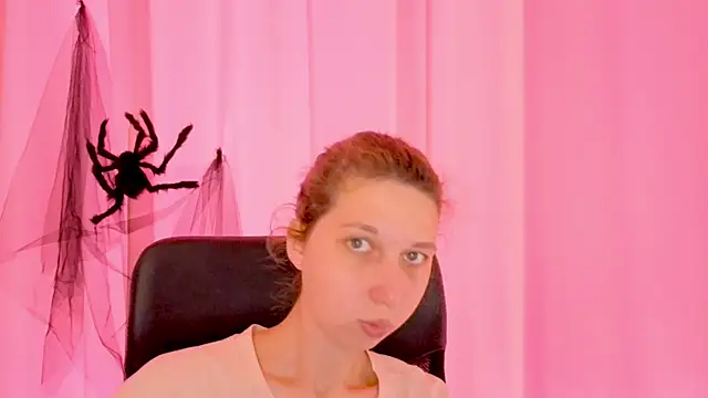 CuteEllii online show from 11-17-25, 11:03