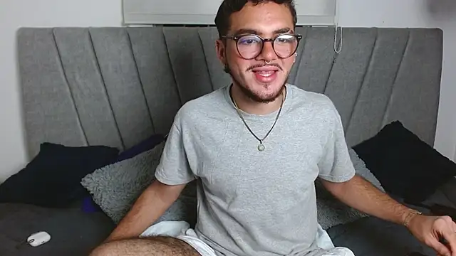 Zac Golden online show from 10-28-25, 04:35