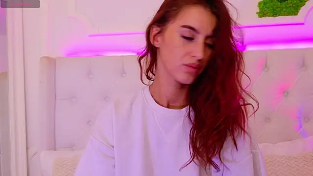 Snapshot of ElisaCharm chatting on 07-21-26, 03:52 ElisaCharm online show from 07-21-26, 03:52