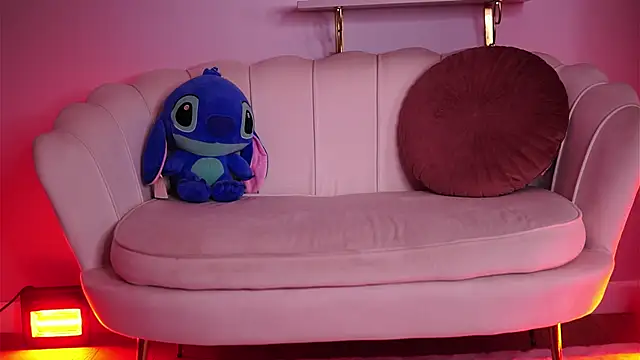 LaraSynn online show from 02-08-26, 03:15