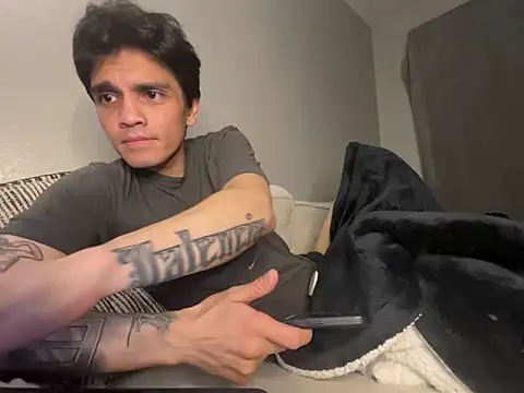 Snapshot of Orlando702@xh chatting on 10-26-25, 06:58 Orlando702xh online show from 10-26-25, 06:58