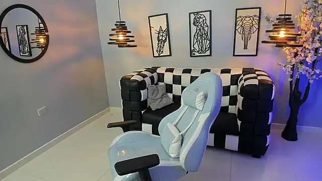 Bianca Millf online show from 05-16-26, 04:00