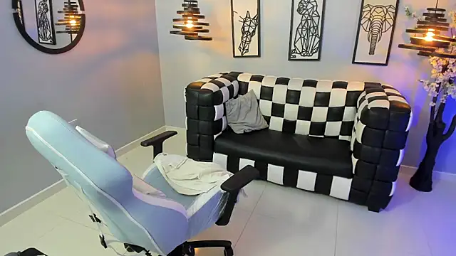 Bianca Millf online show from 05-18-26, 04:07
