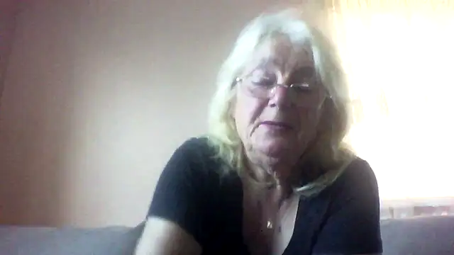 AmyLove353 online show from 07-28-26, 04:09