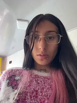 Violeet-Smith online show from 11-30-25, 05:47