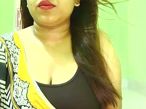 Safa Pari online show from 10-23-25, 05:06