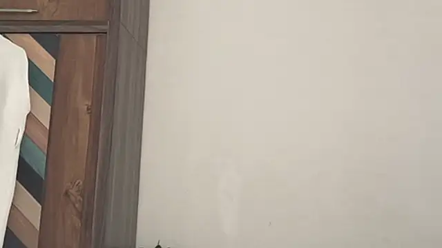 MakeMeAwareAah online show from 12-22-25, 04:12