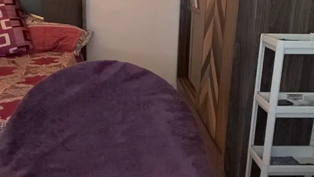 MakeMeAwareAah online show from 10-23-25, 04:00