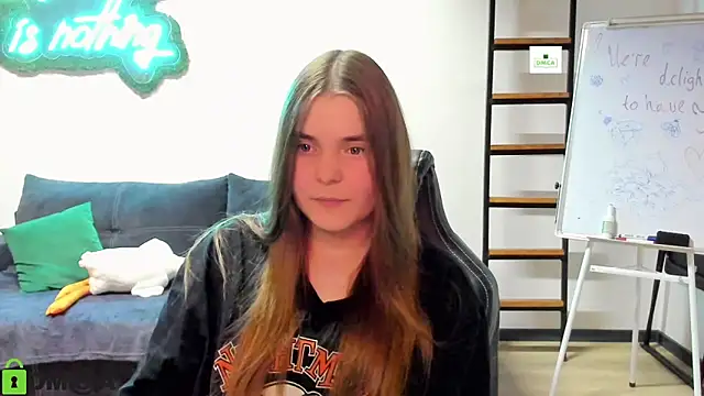 MiraaBloom online show from 11-13-25, 04:33