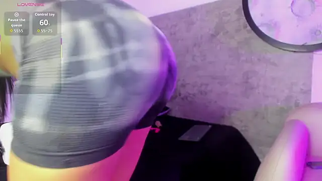 Nicole2507 online show from 11-26-25, 12:05